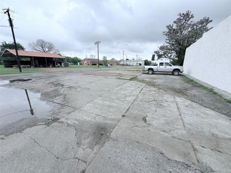 219 N Pearl Street Trenton TX 75490