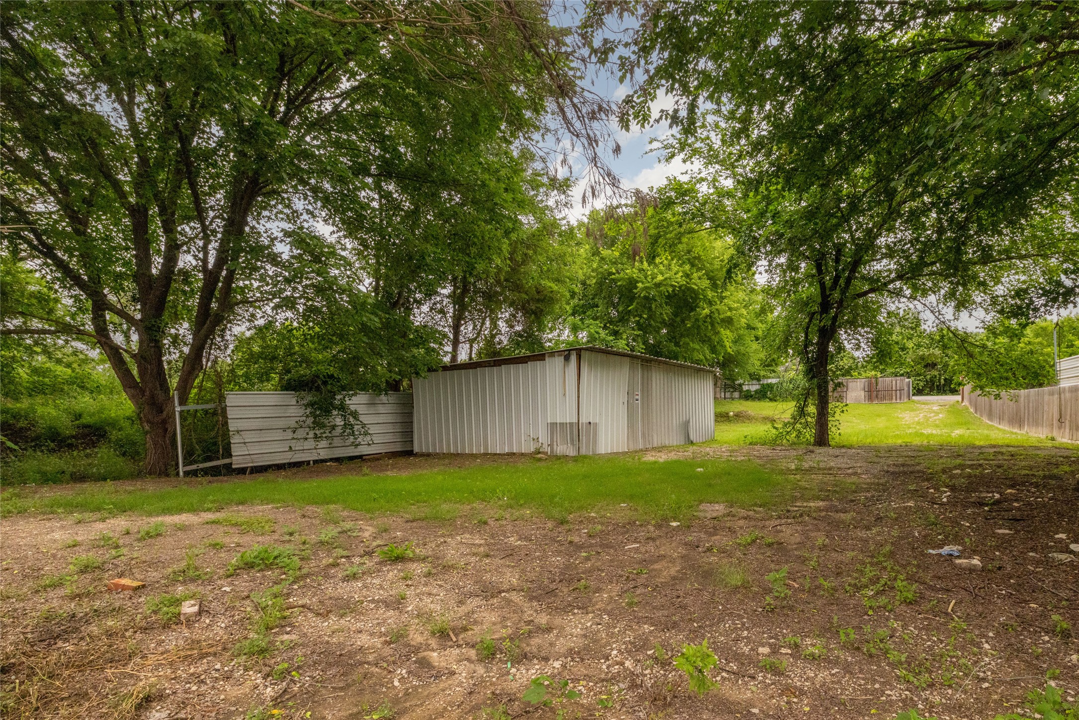 2239 Dowdy Ferry Road Dallas TX 75217