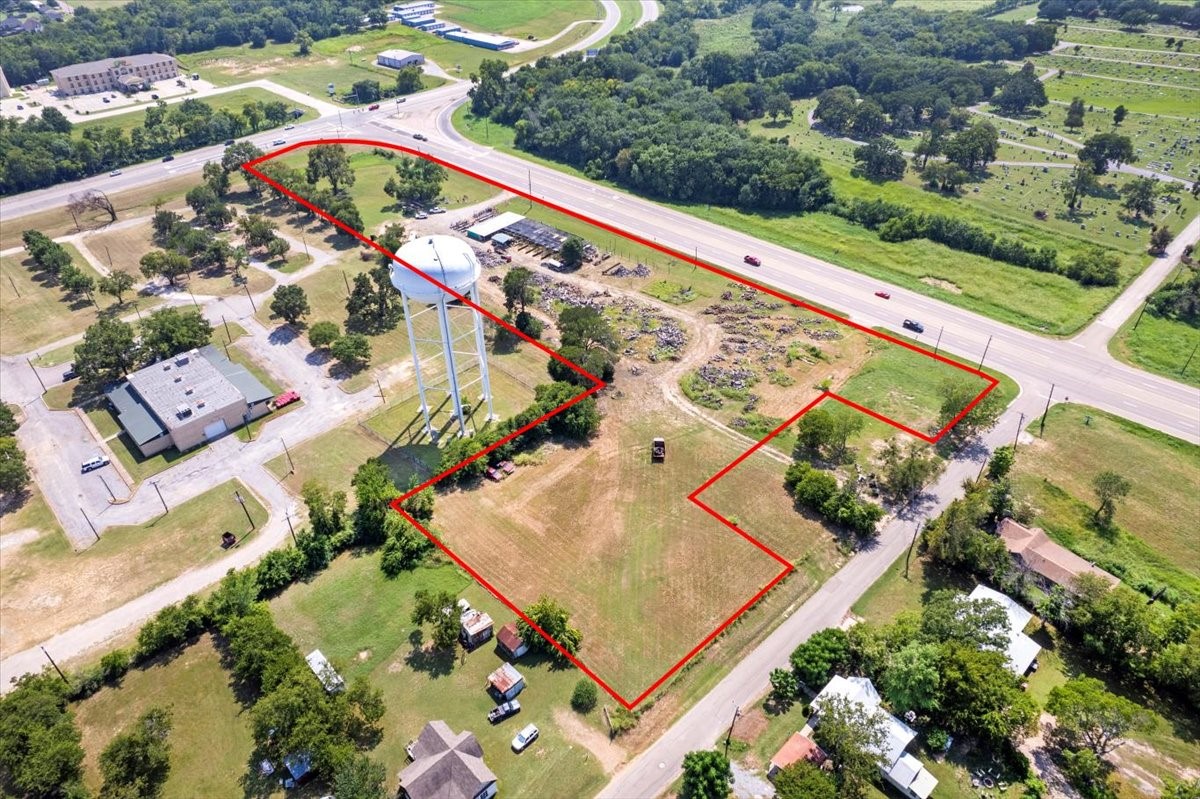 604 N Tx-121 Bonham TX 75418