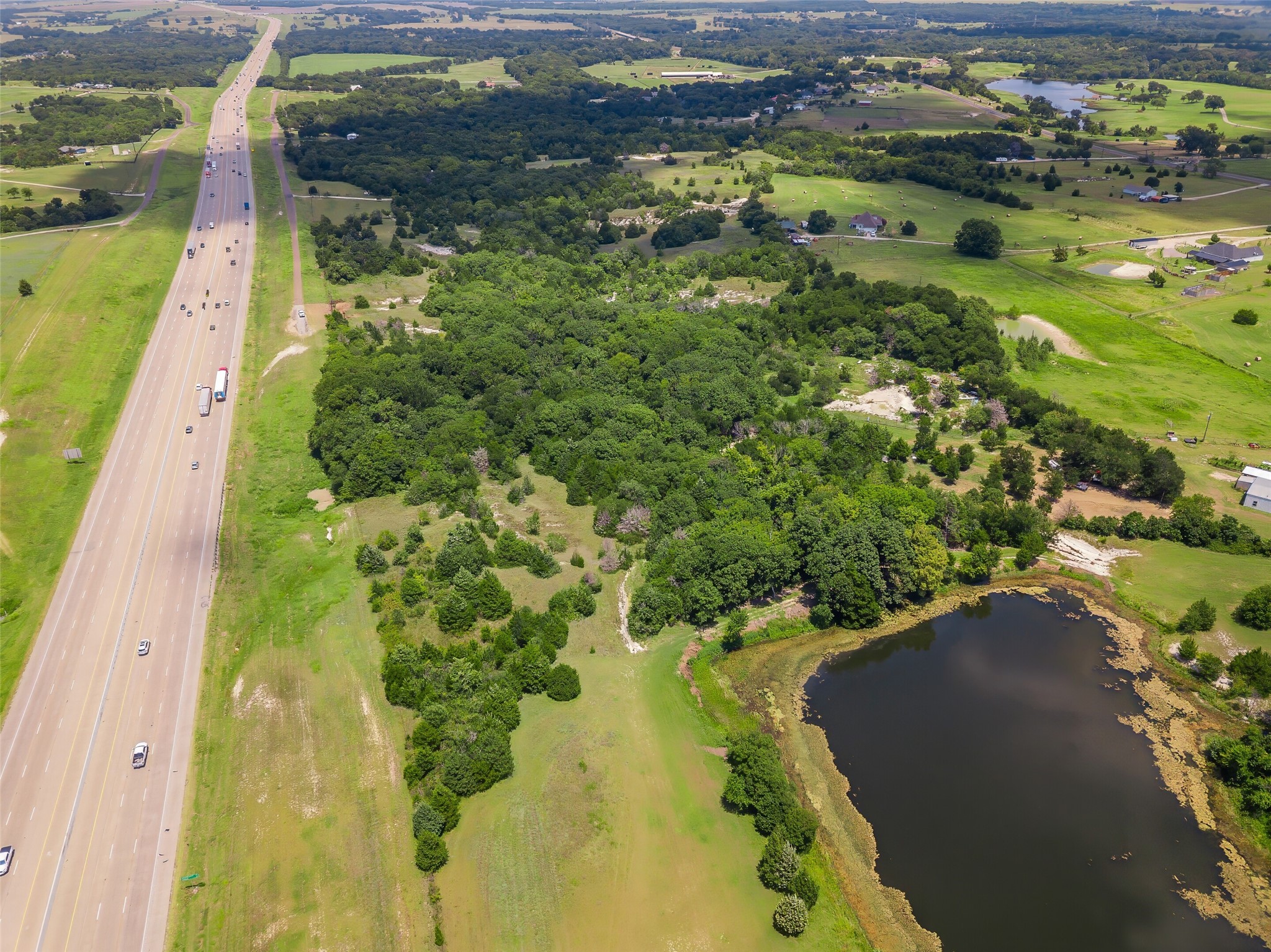000 I-35e S Italy TX 76651