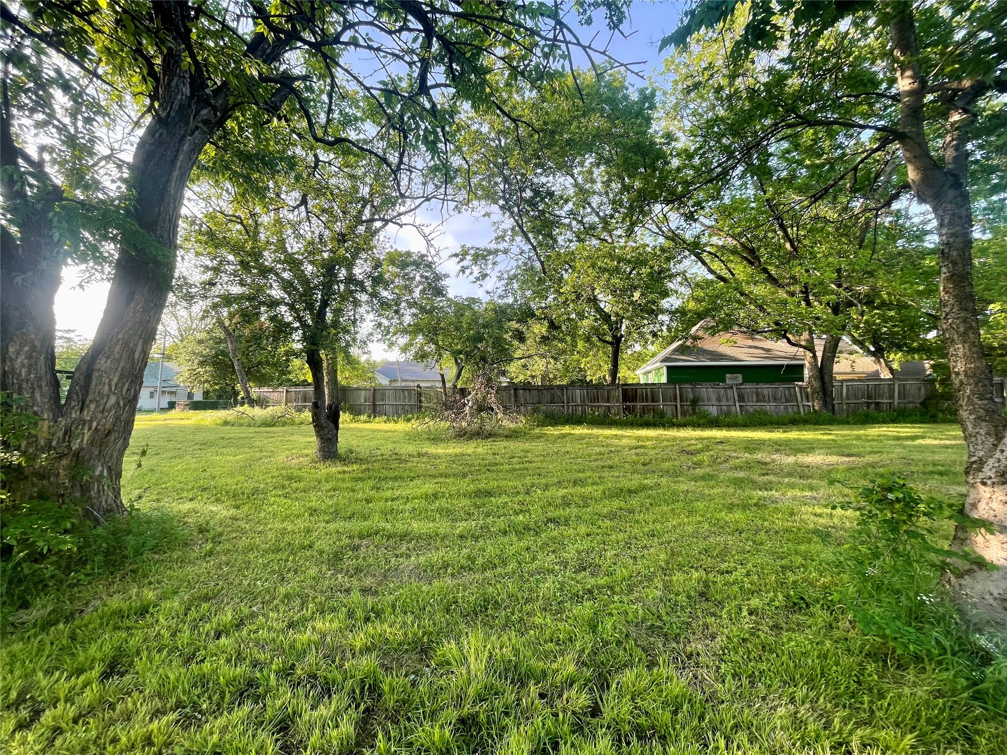 320 N Morris Street Gainesville TX 76240