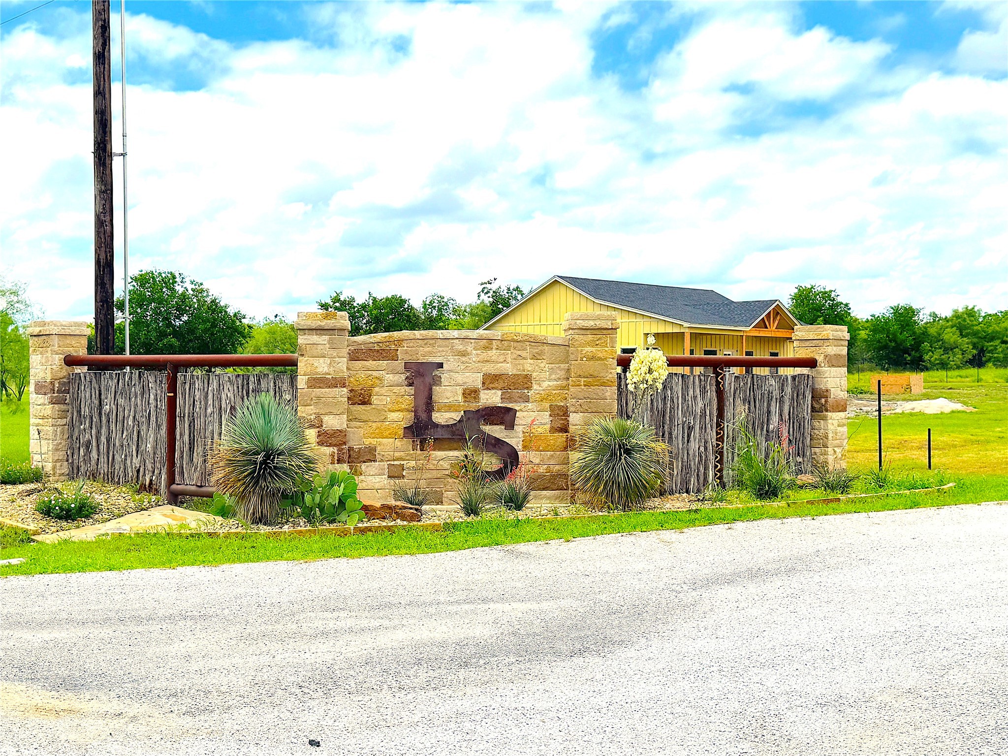 1020 Goodnight Trail Perrin TX 76486