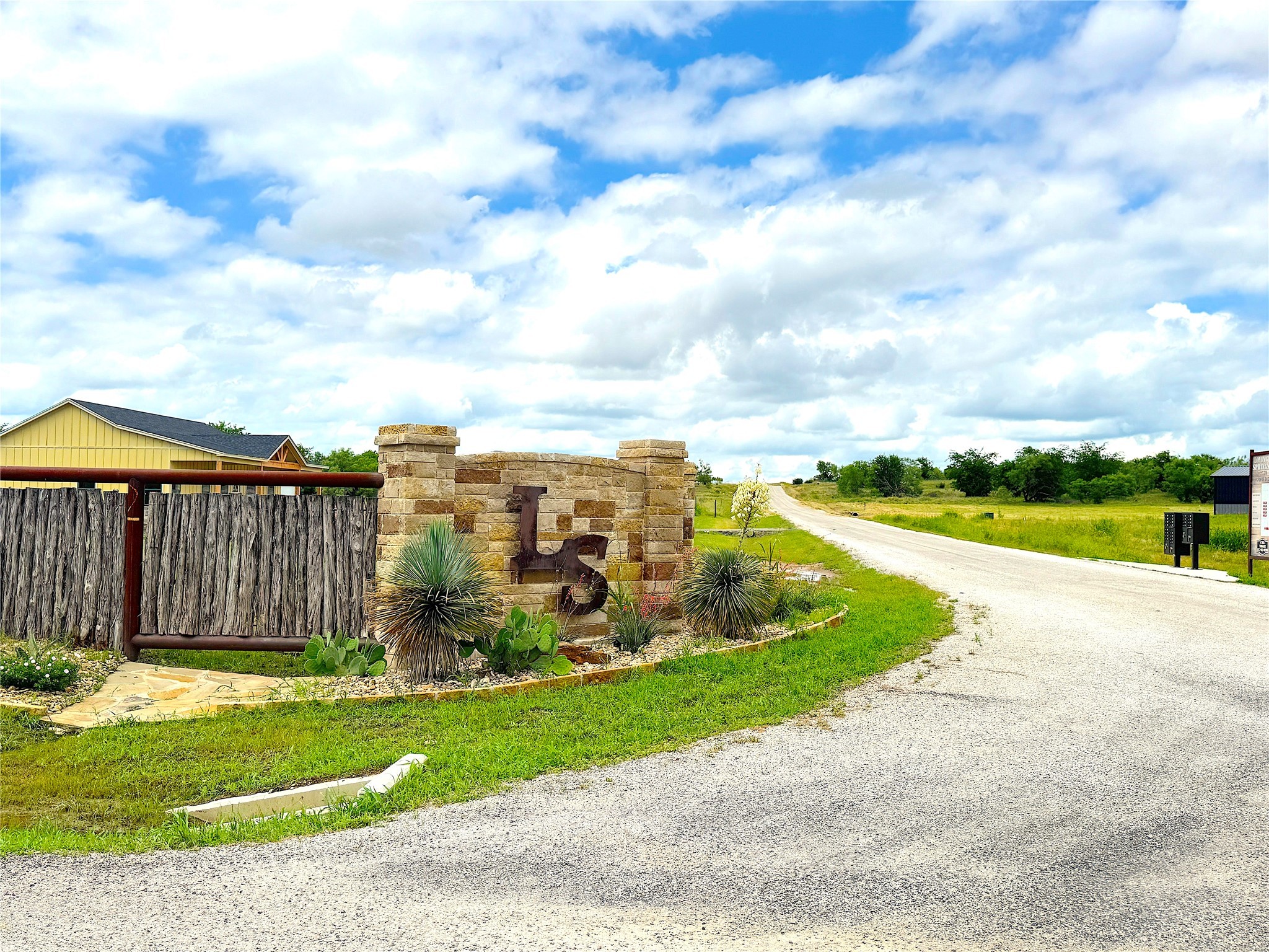 1020 Goodnight Trail Perrin TX 76486