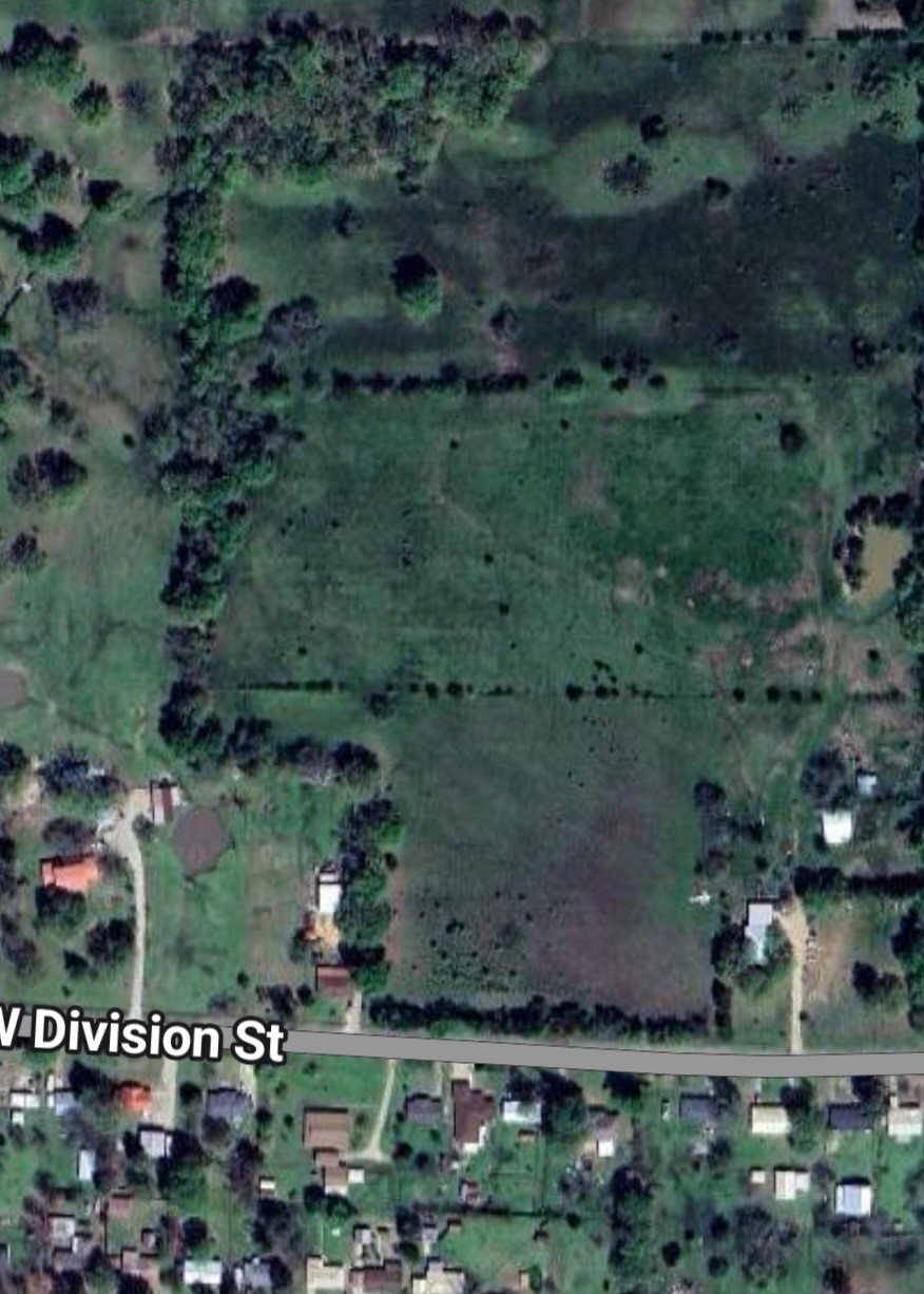 000 W Division Street Blossom TX 75416