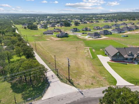 1052 N Agnes Road Springtown TX 76082