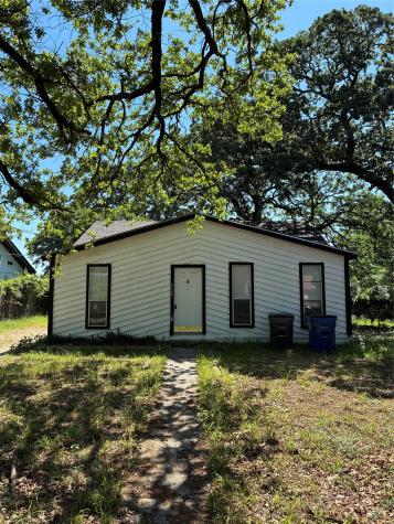 2924 Hiawatha Trail Lake Worth TX 76135