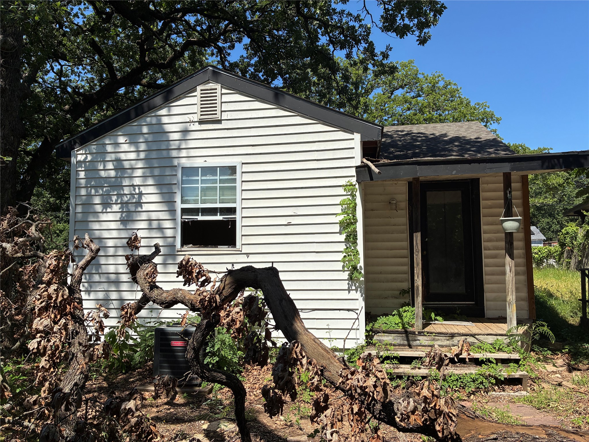 2924 Hiawatha Trail Lake Worth TX 76135