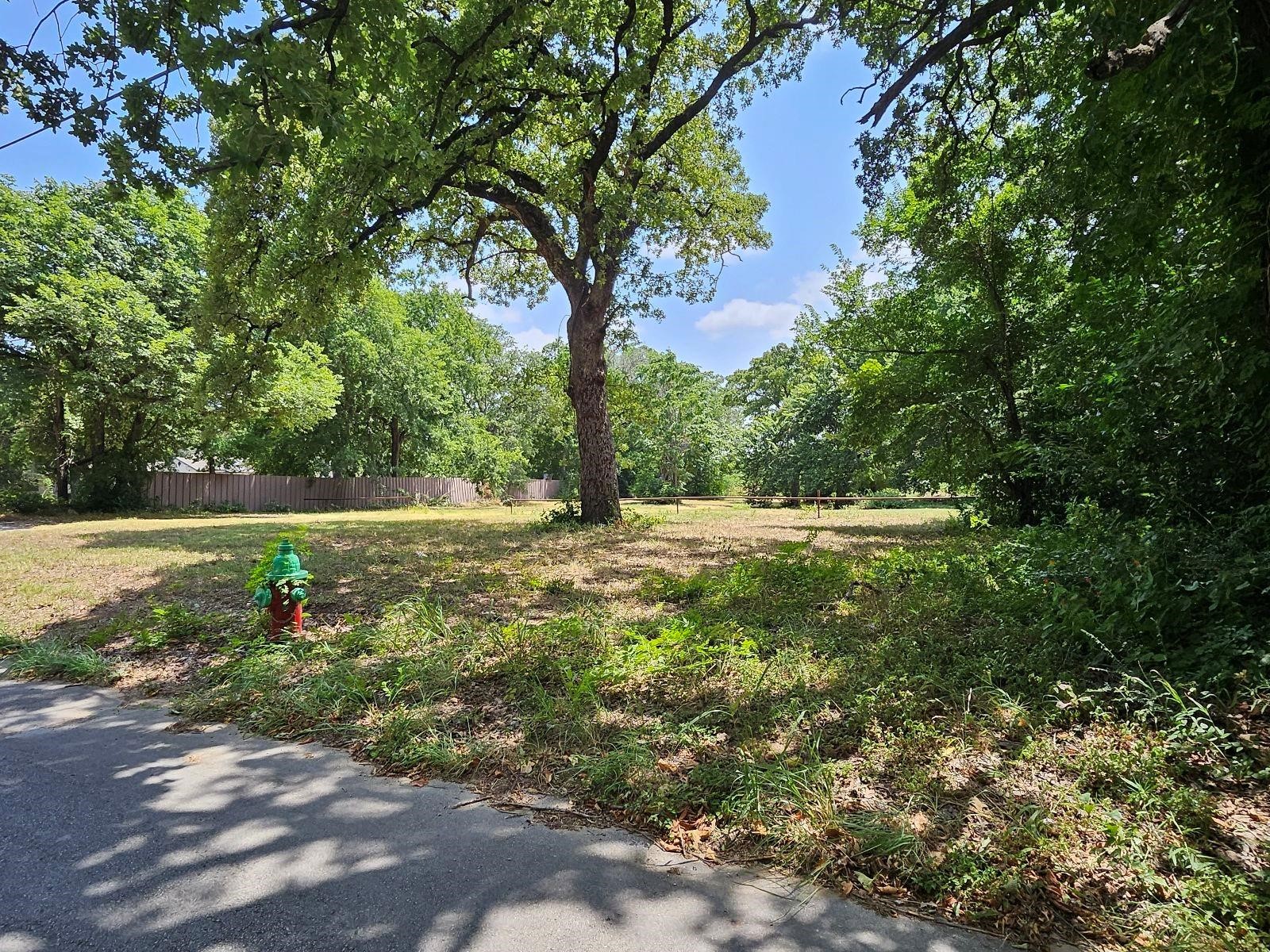 1620 Oak Knoll Drive Haltom City TX 76117