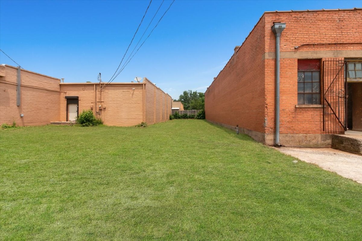 122 W Woodard Street Denison TX 75021