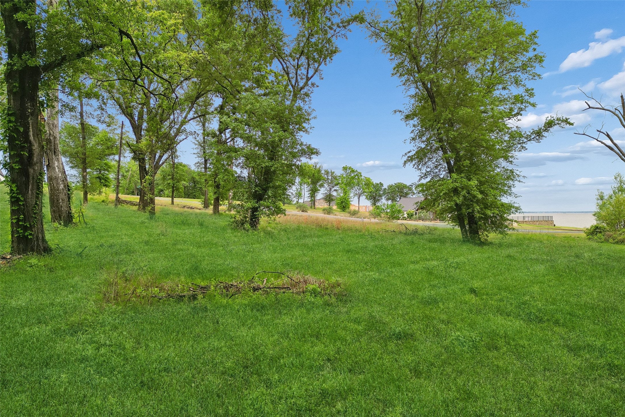 1593 Shoreline Drive Mabank TX 75143