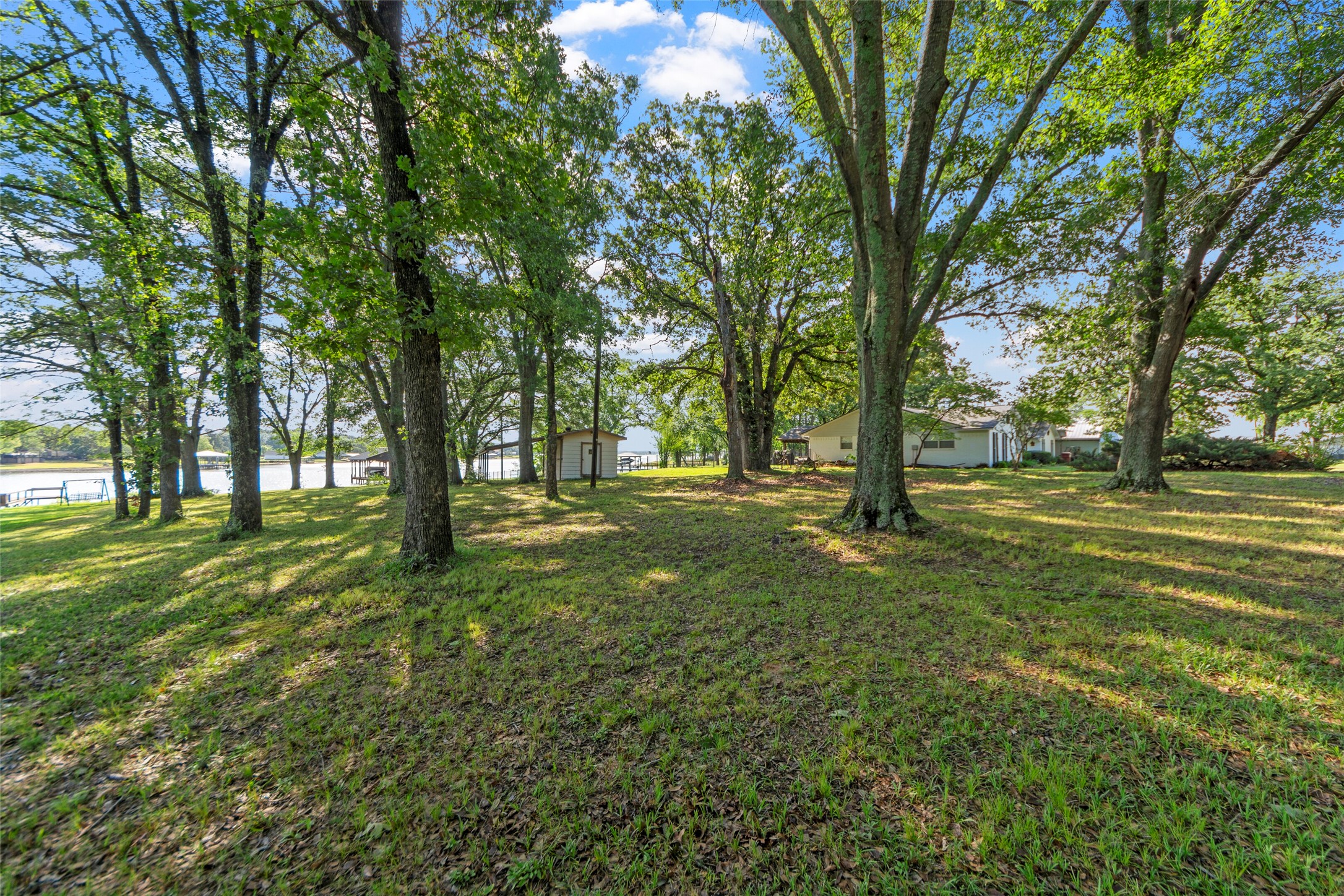 1805 Beavers Point Bonham TX 75418