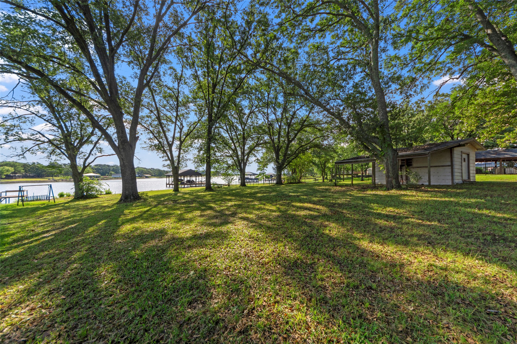 1805 Beavers Point Bonham TX 75418