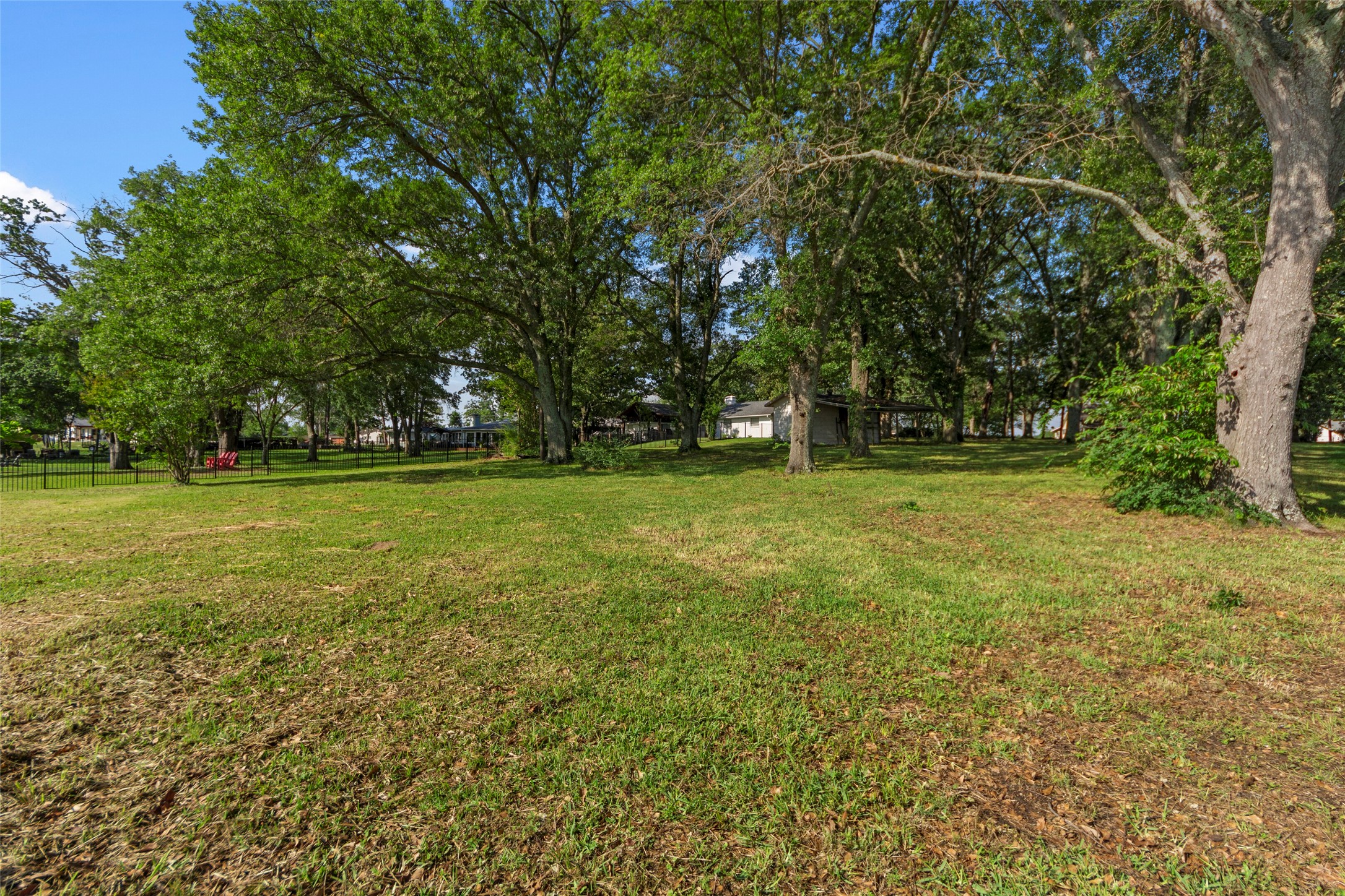 1805 Beavers Point Bonham TX 75418