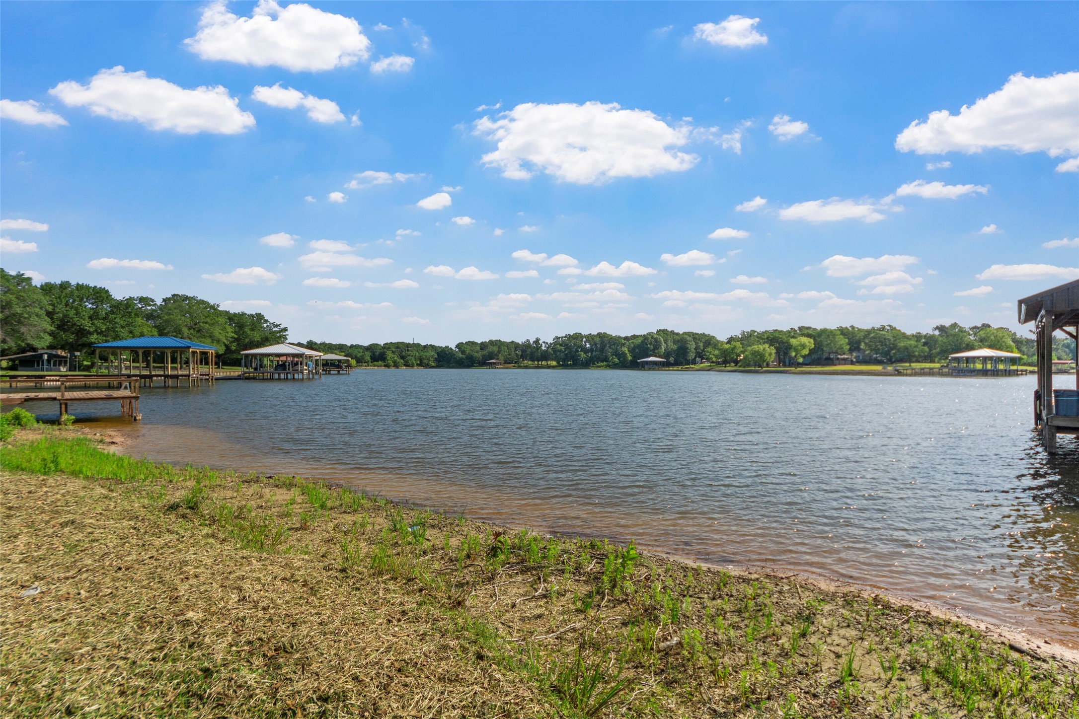 1805 Beavers Point Bonham TX 75418
