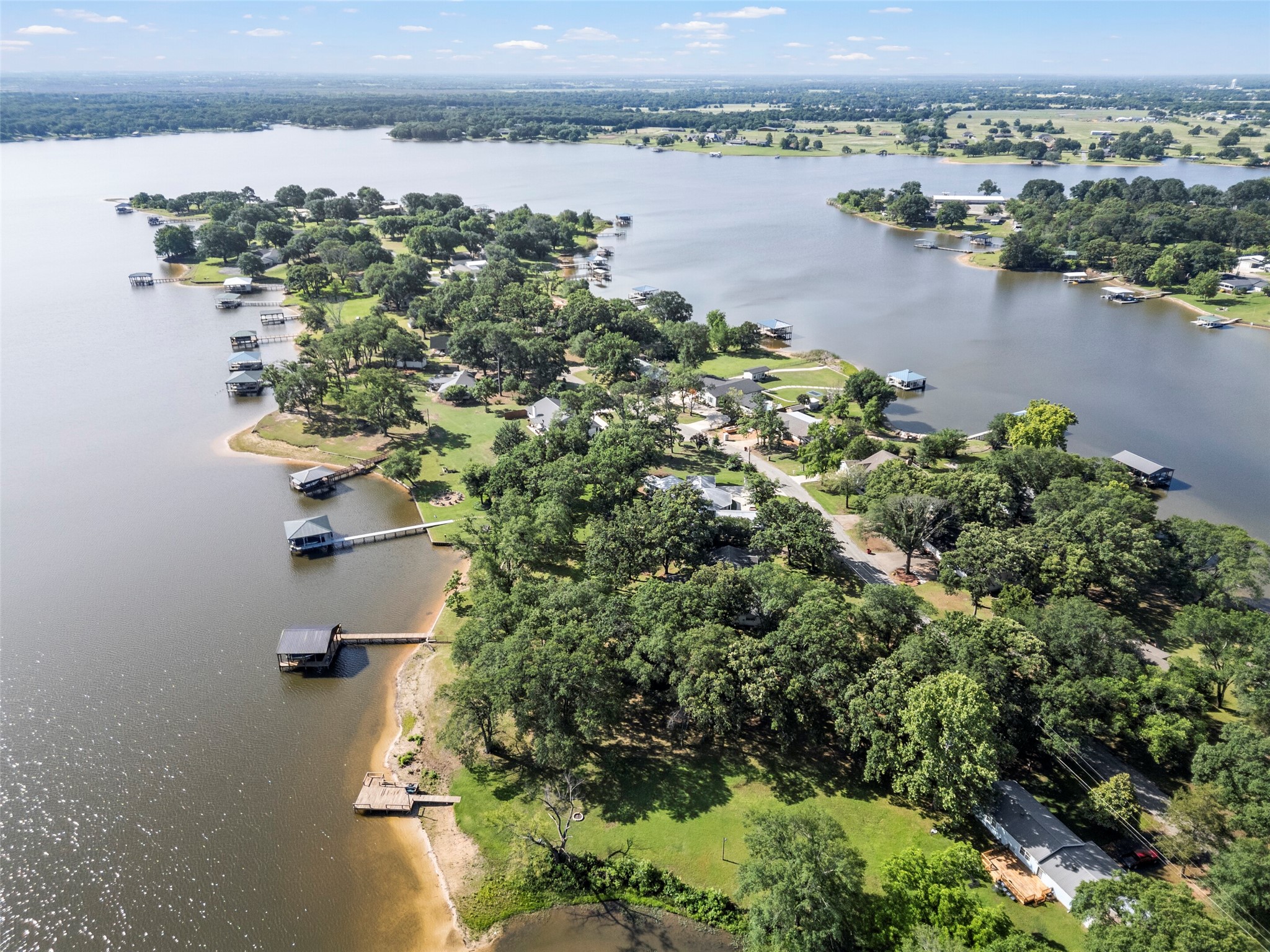1805 Beavers Point Bonham TX 75418