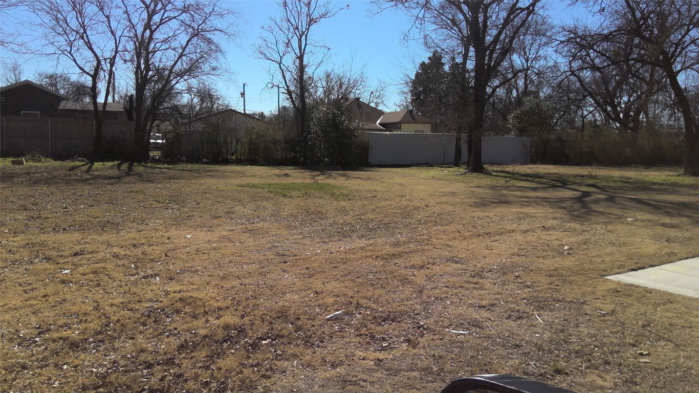 4528 Meek Street Dallas TX 75216