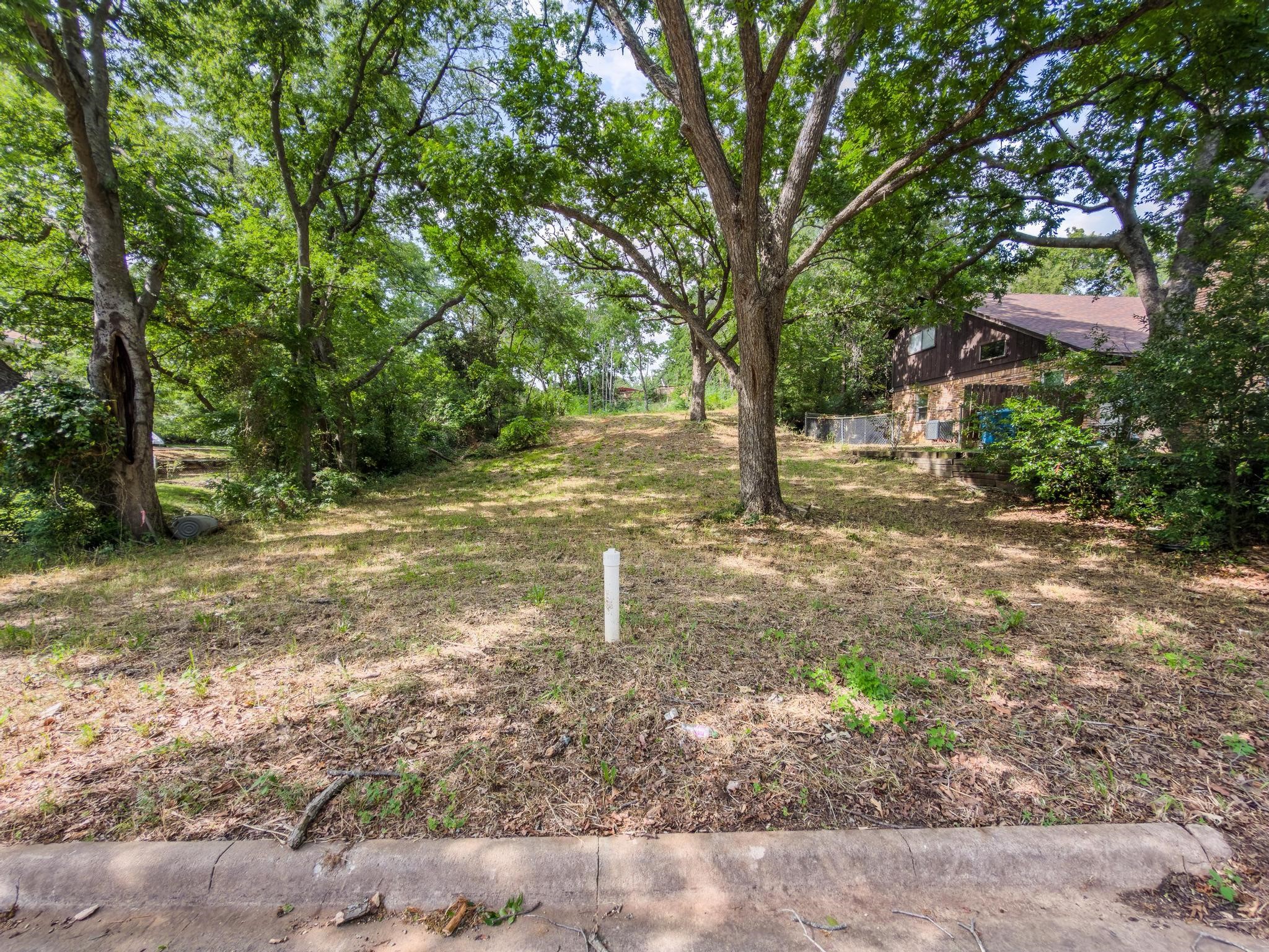 1213 W Texas Street Denison TX 75020