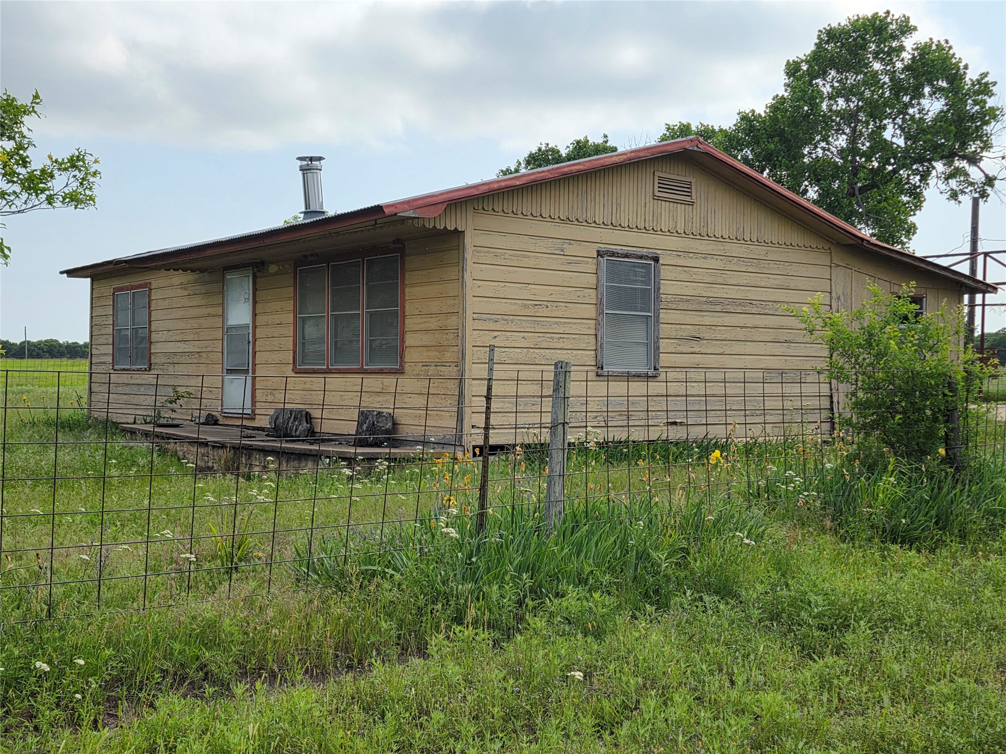 375 Ea Road Comanche TX 76442
