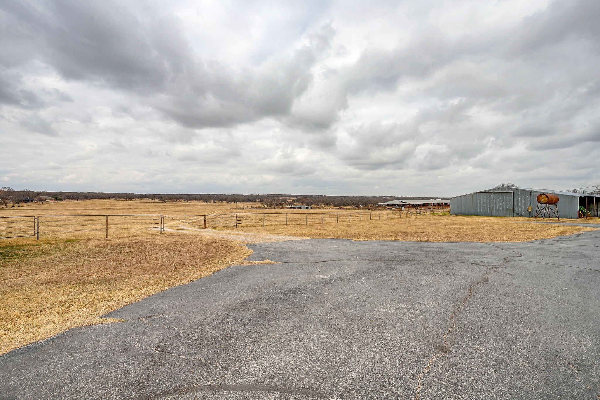 938 County Road 3341 Paradise TX 76073
