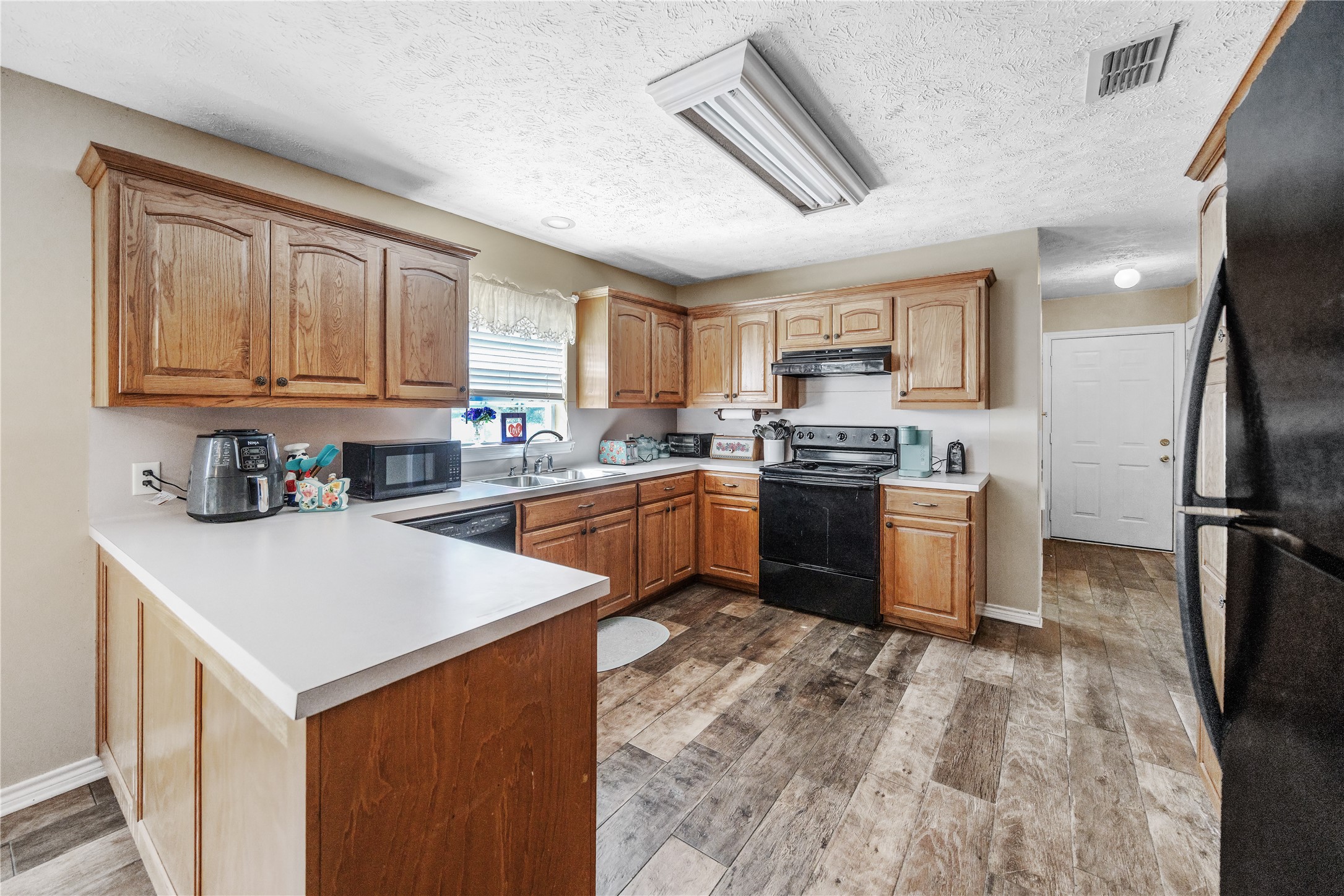 2895 County Road 118 Overton TX 75684