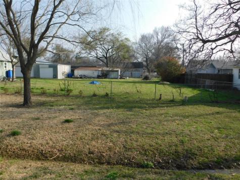 311 W Hunt Street Leonard TX 75452