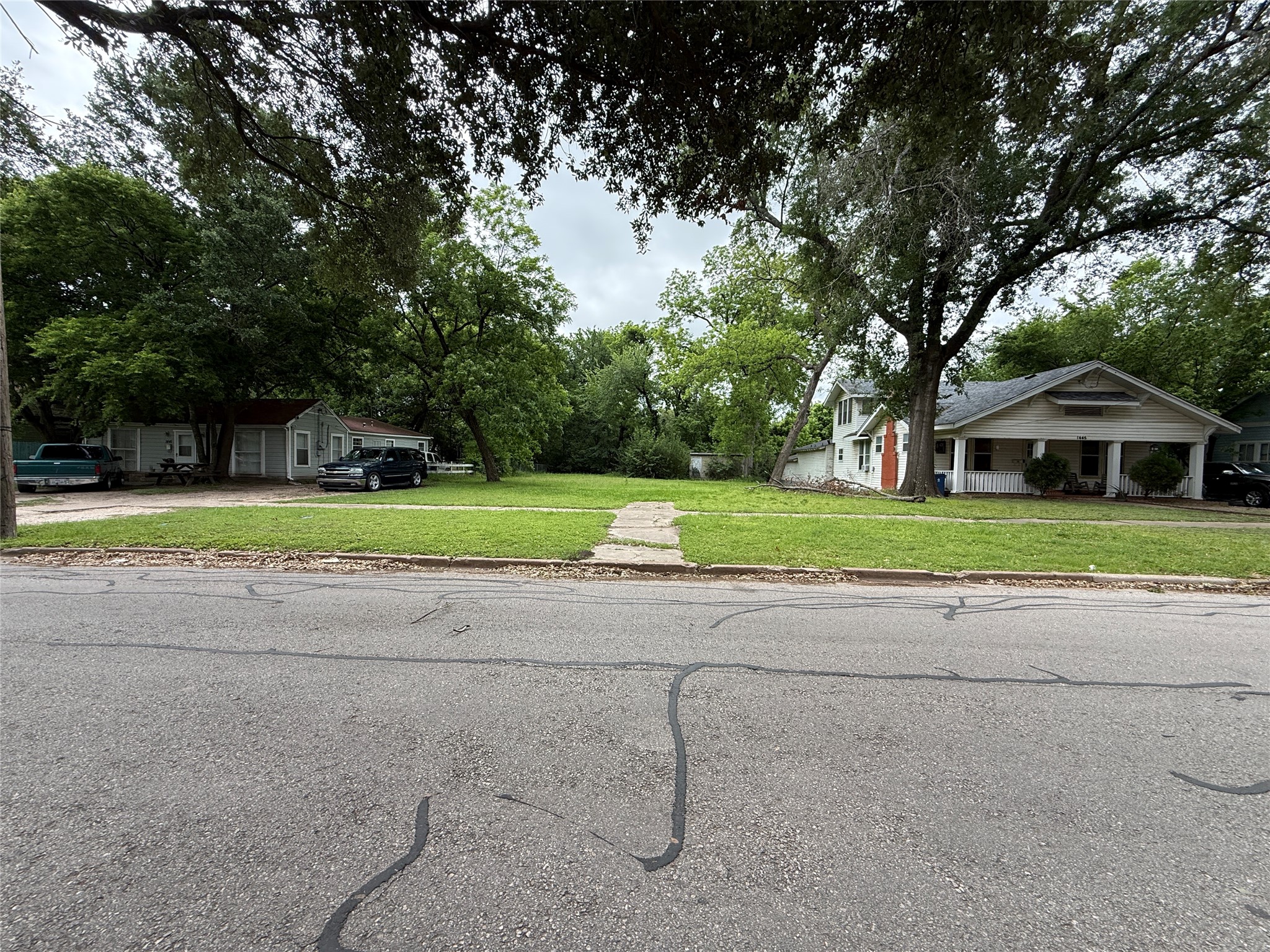 1443 W 5th Avenue Corsicana TX 75110