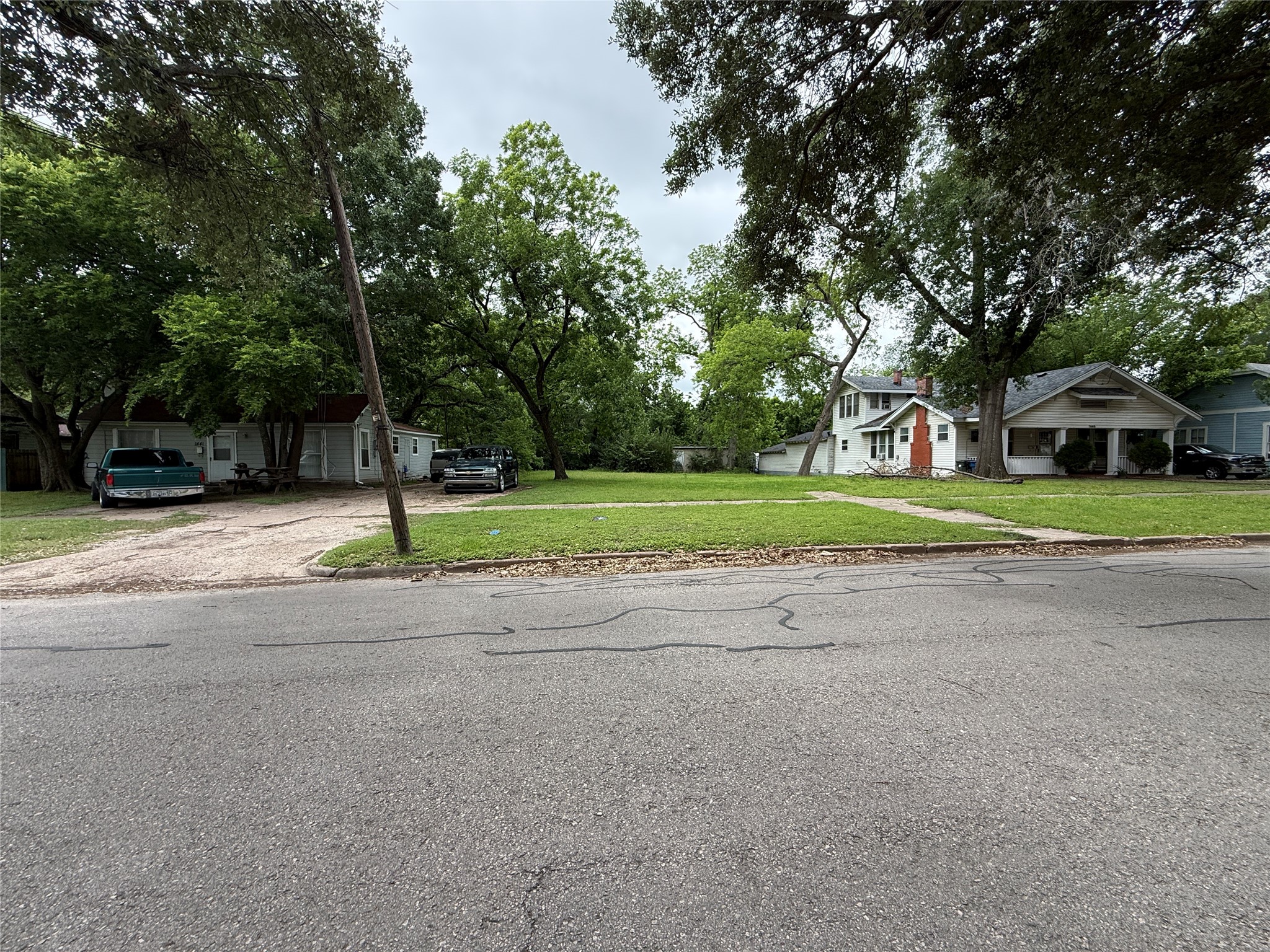 1443 W 5th Avenue Corsicana TX 75110
