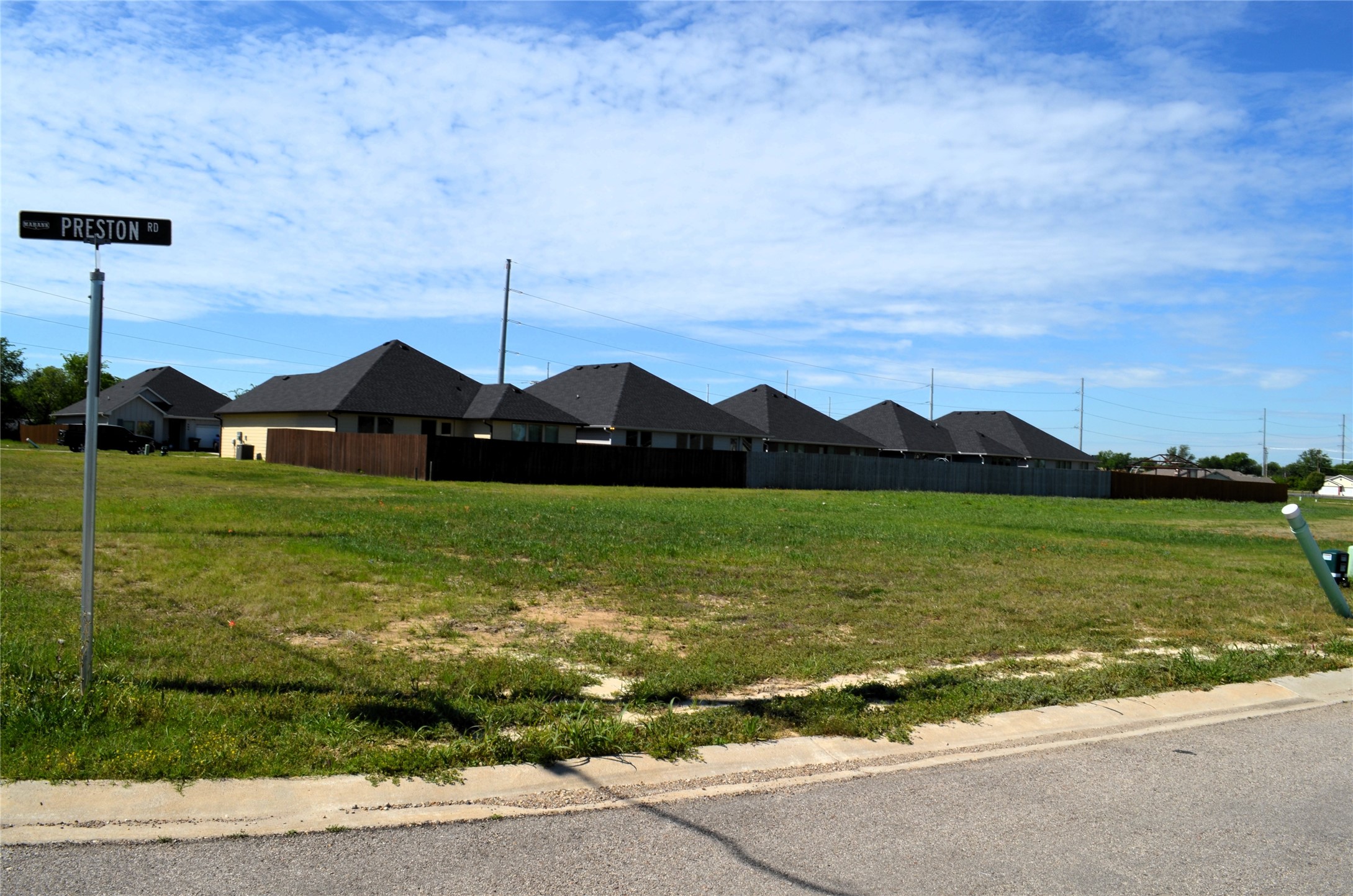 303 Preston Road Mabank TX 75147