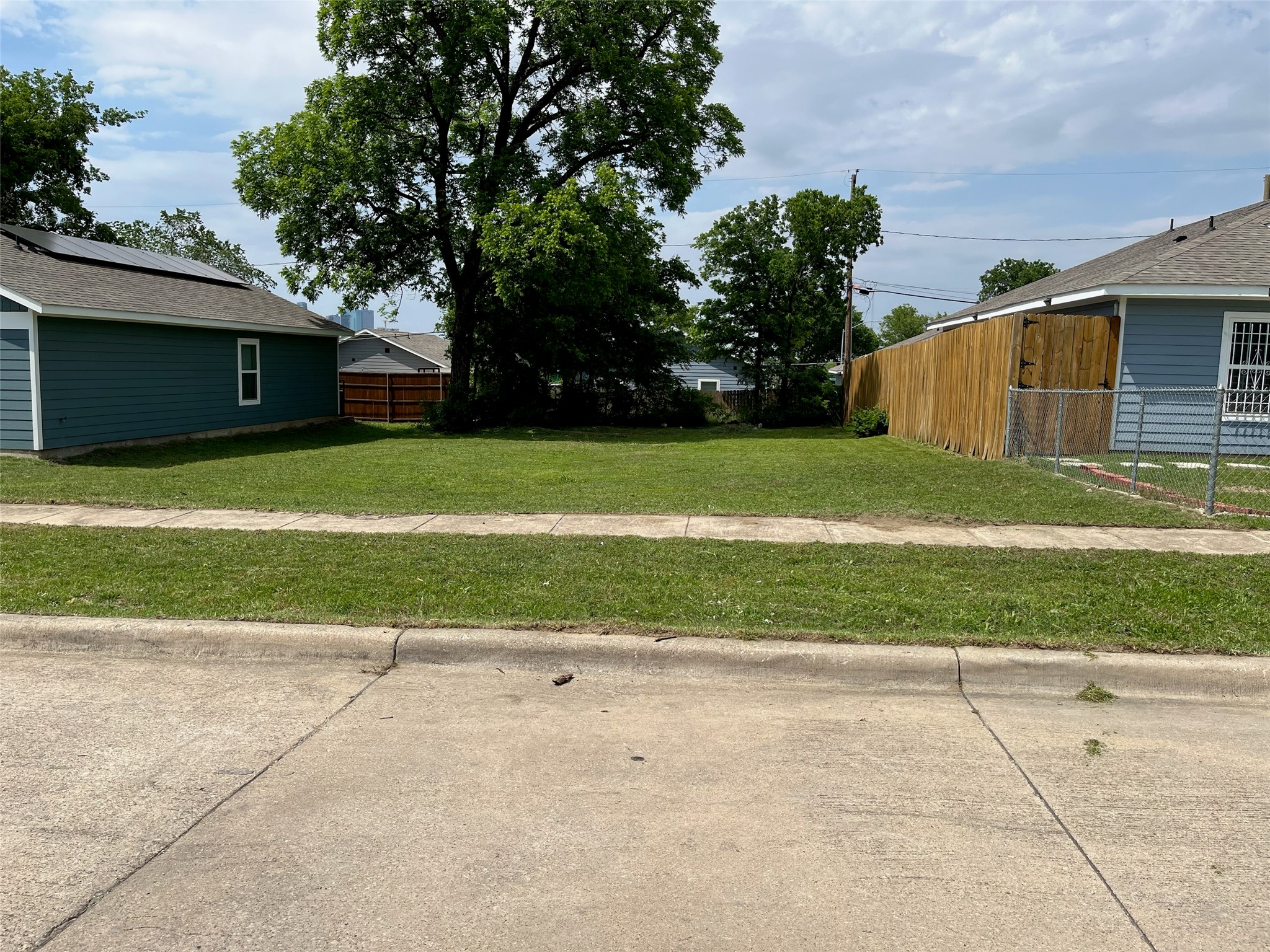 933 E Maddox Avenue Fort Worth TX 76104