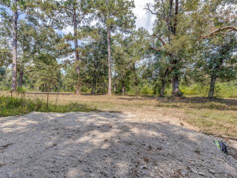 1044 Cr 2060 Hardin TX 77564