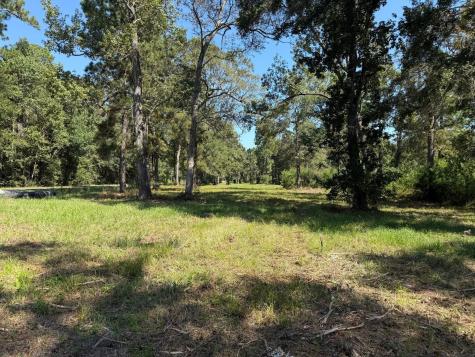 1044 Cr 2060 Hardin TX 77564