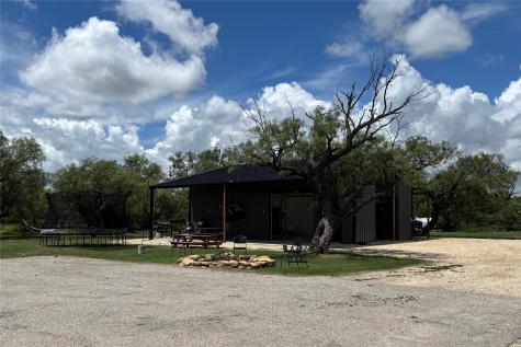 1644 Fm-1929 Voss TX 76888