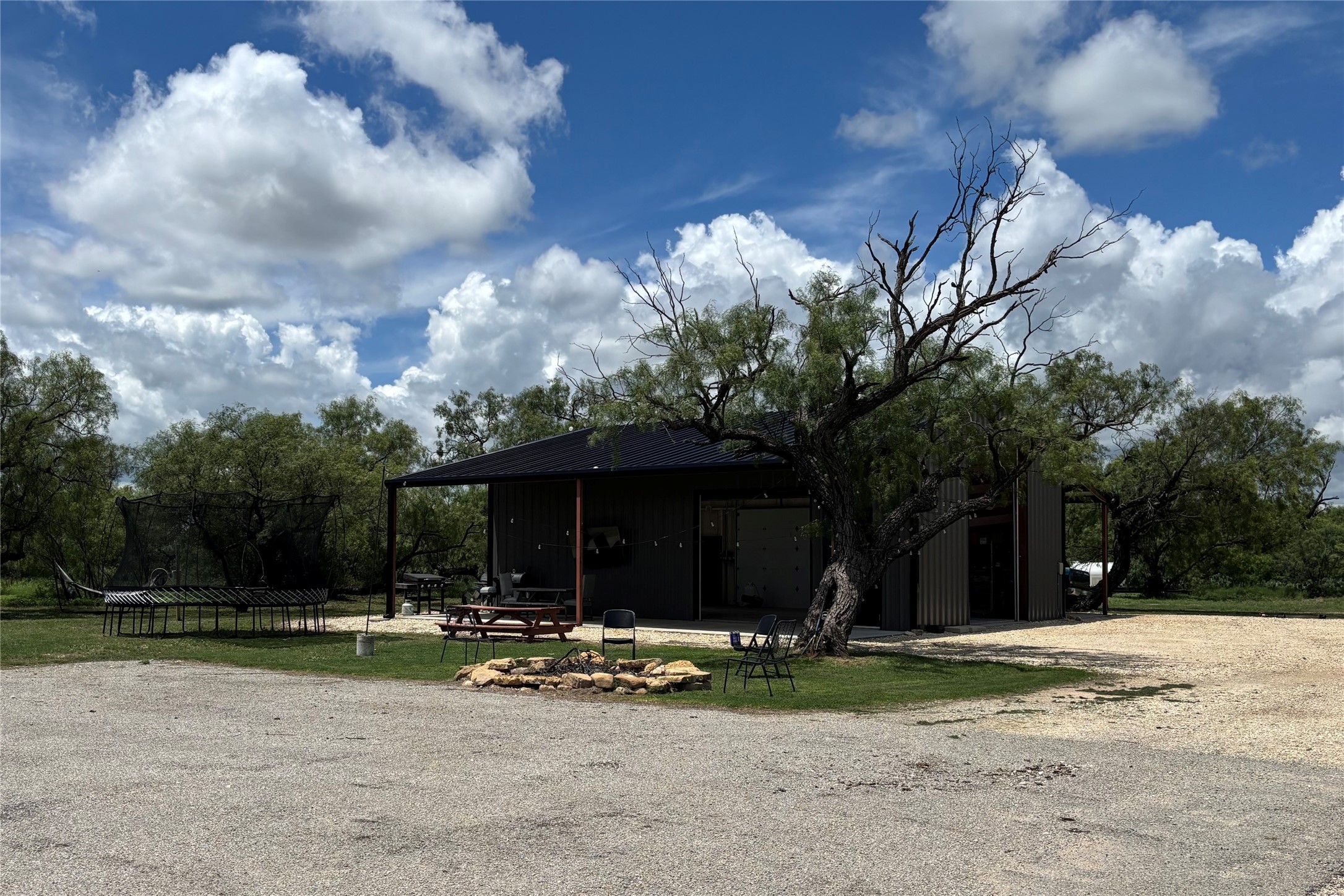 1644 Fm-1929 Voss TX 76888