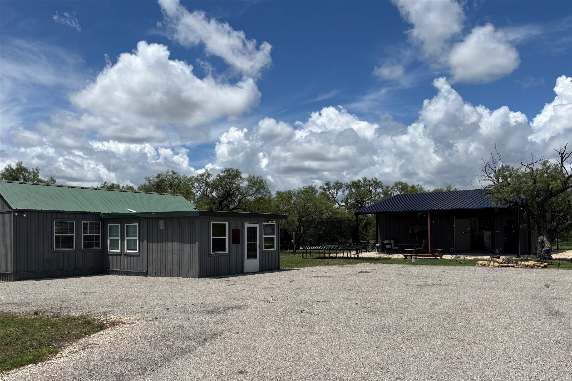 1644 Fm-1929 Voss TX 76888
