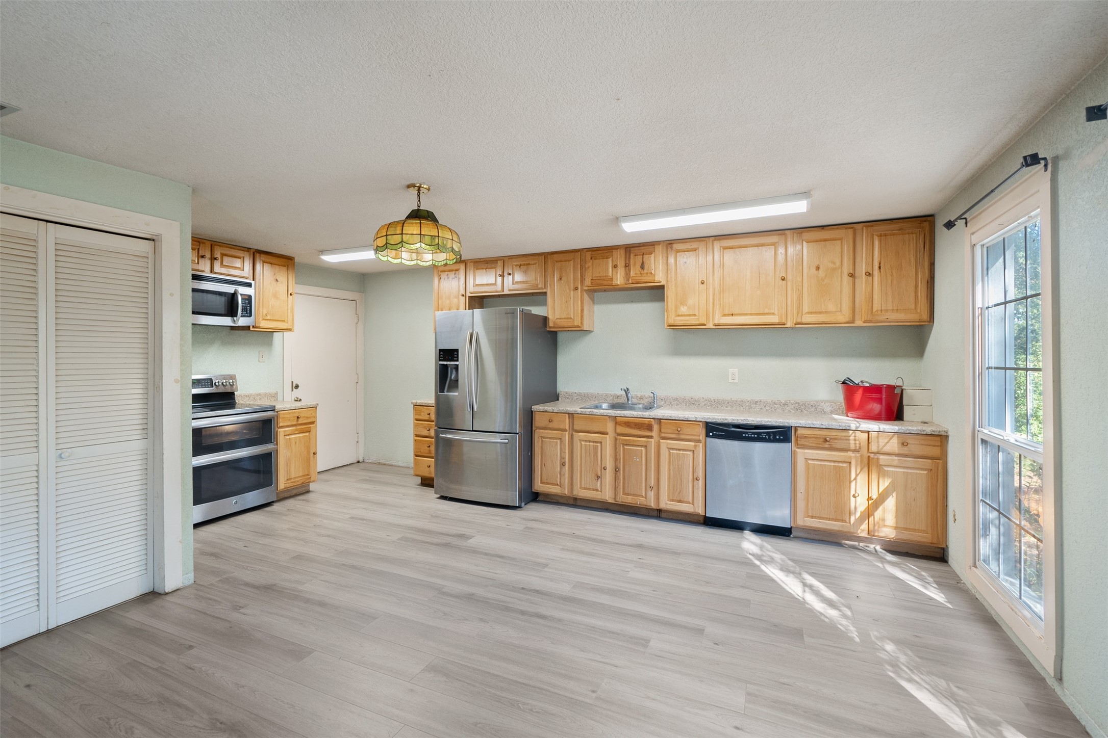 13793 An County Road 404 Palestine TX 75803