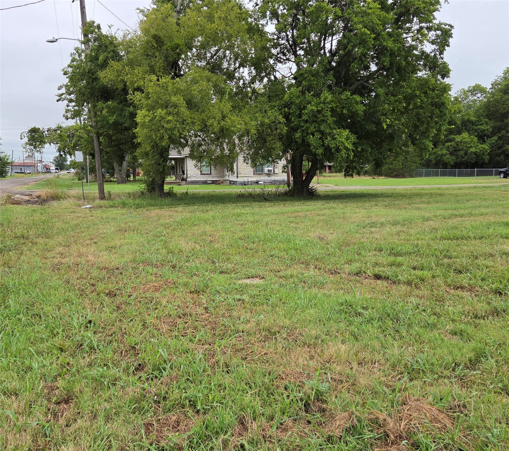 901 S 13th Honey Grove TX 75446