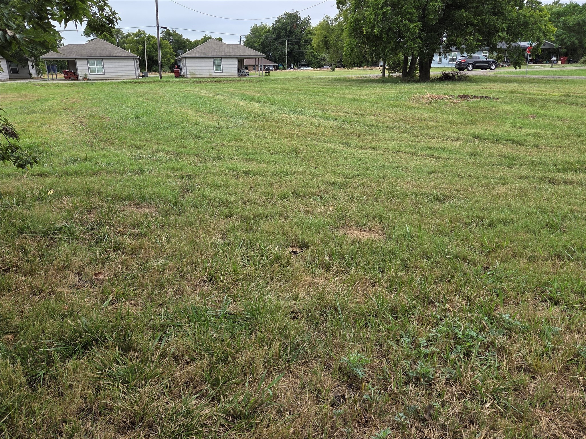 901 S 13th Honey Grove TX 75446