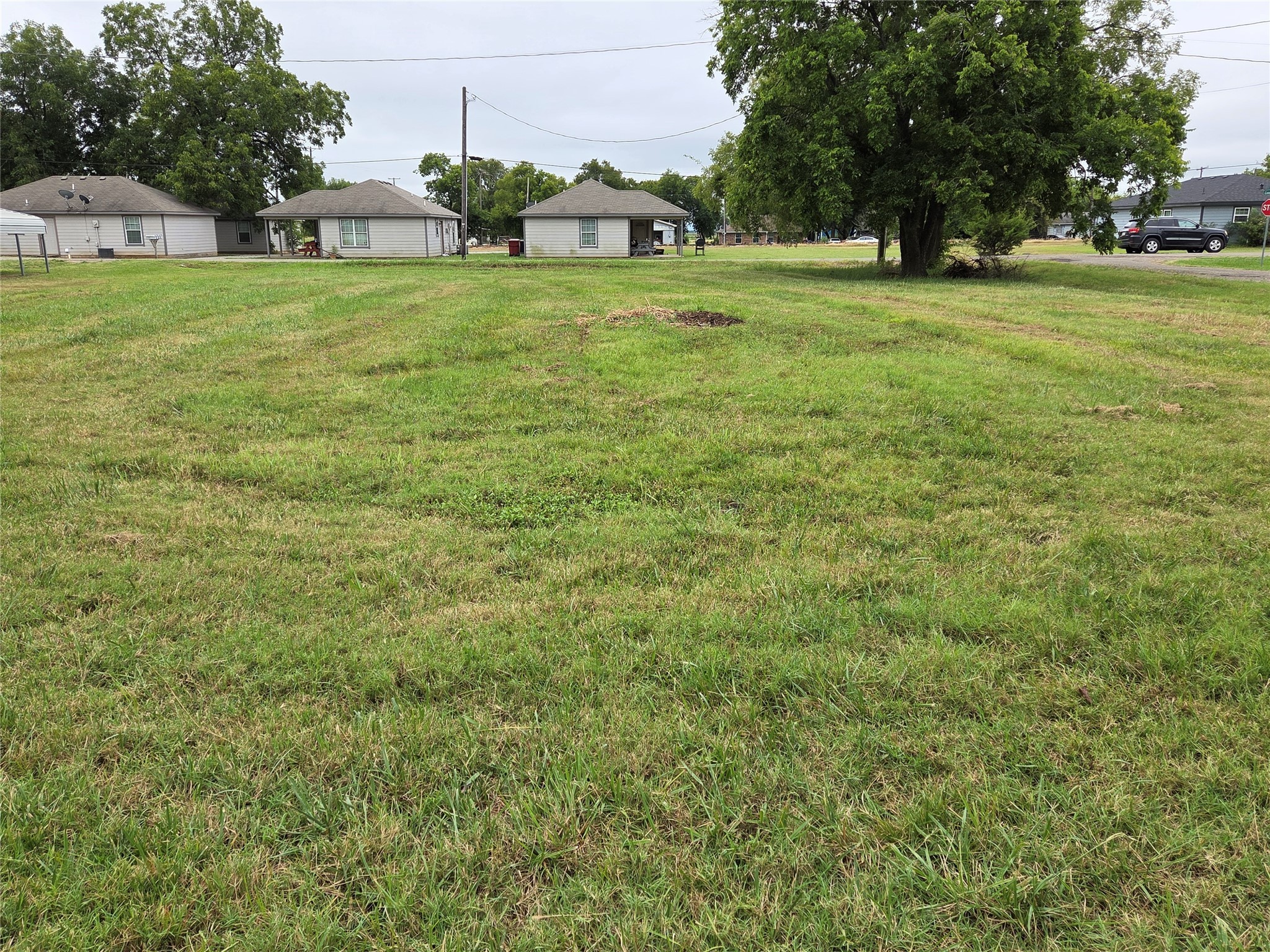 901 S 13th Honey Grove TX 75446