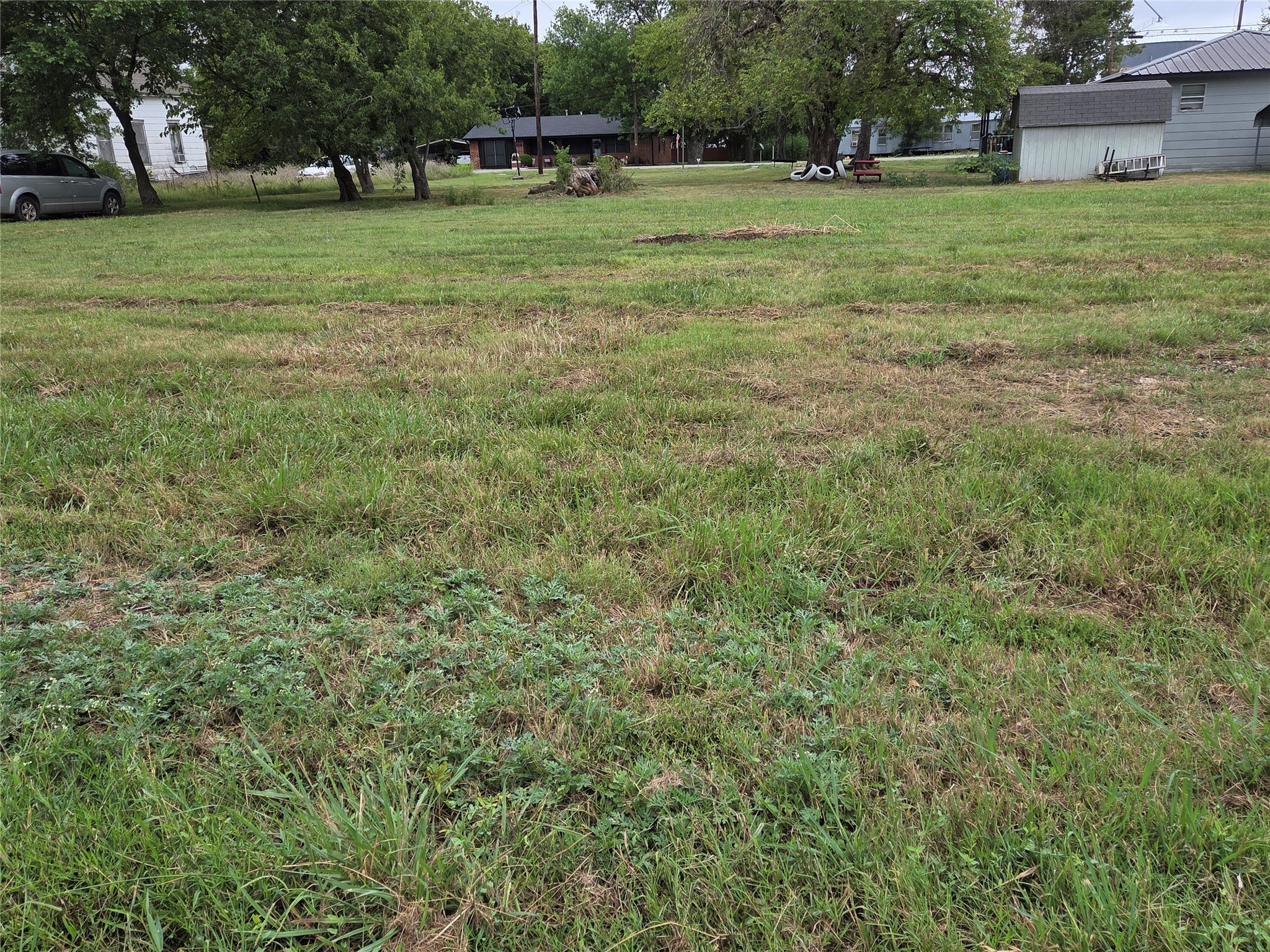 901 S 13th Honey Grove TX 75446