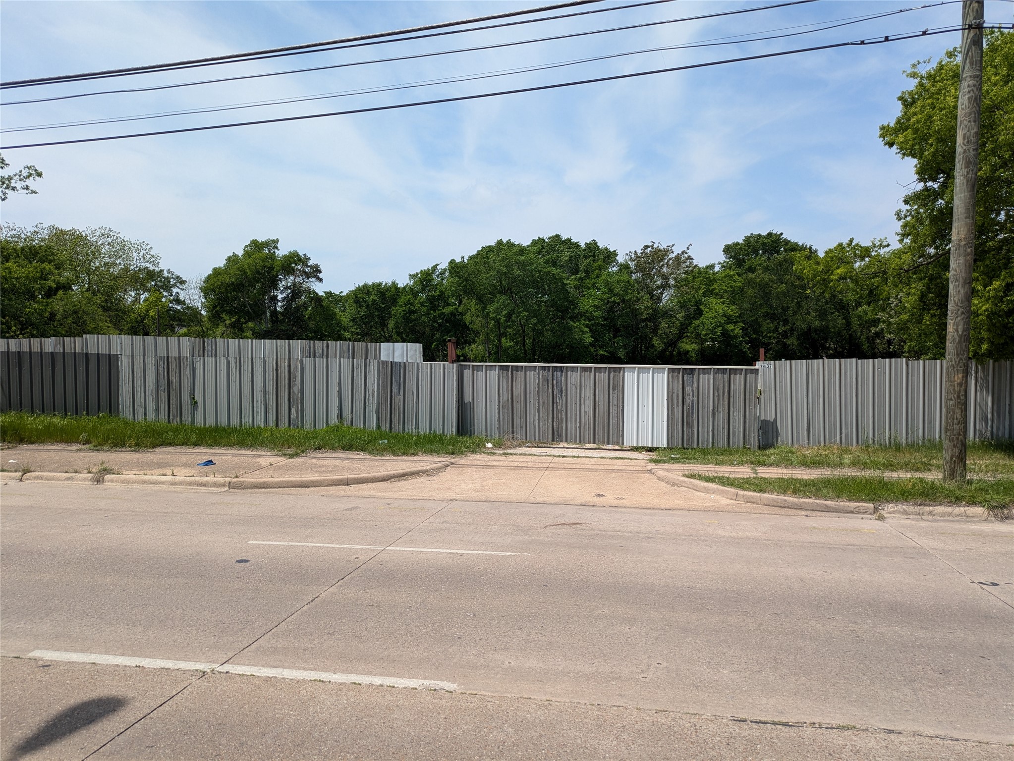2437 Cedar Crest Boulevard Dallas TX 75203