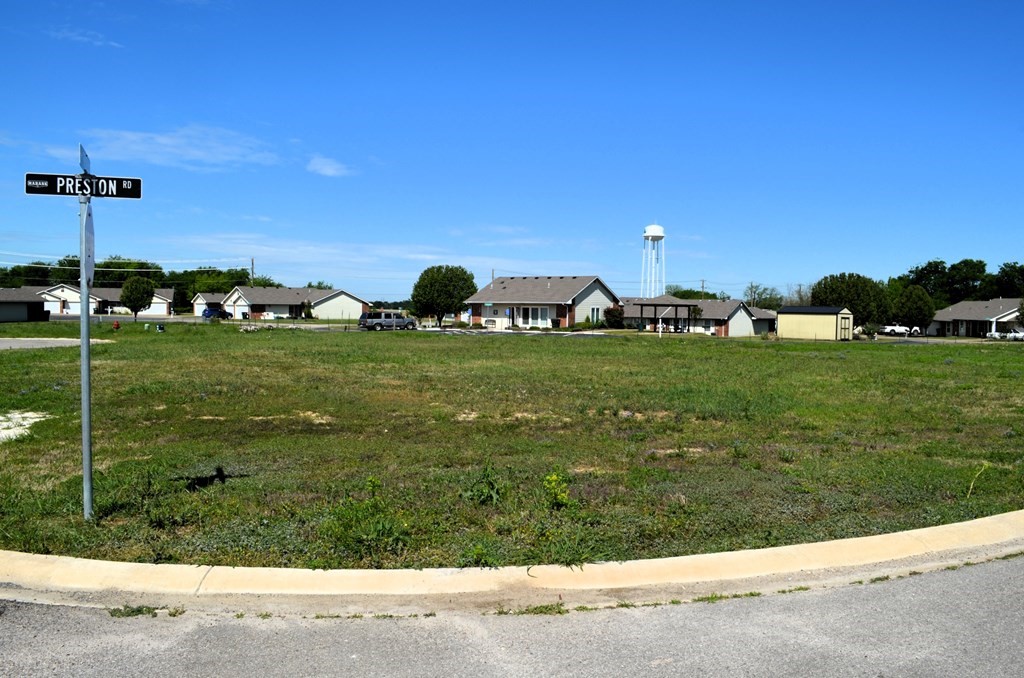 204 Preston Circle Mabank TX 75147