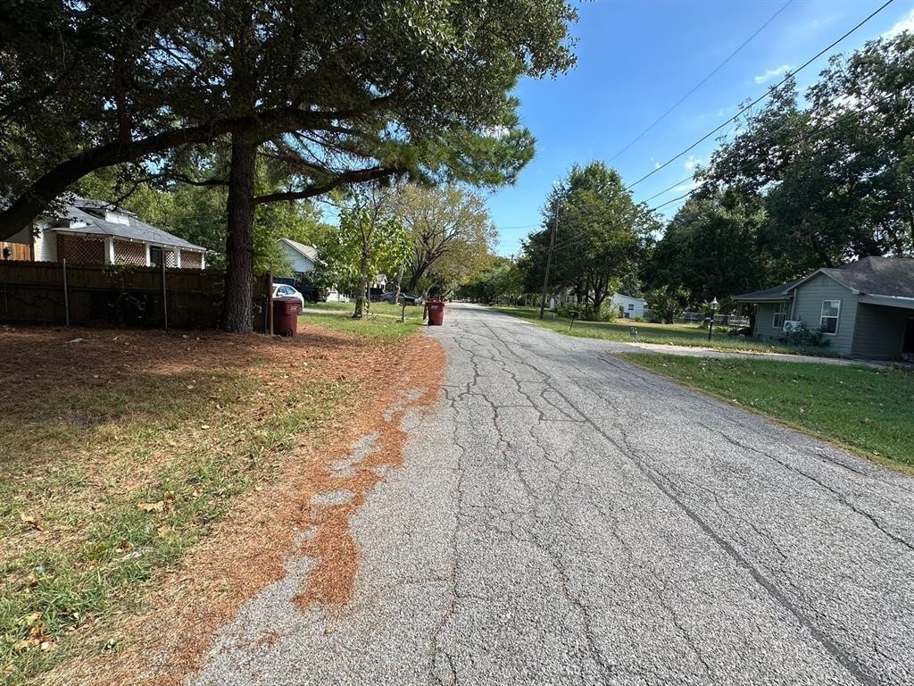 1306 S 5th Street Bonham TX 75418