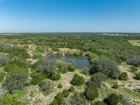 2050 W. 17th Street Brady TX 76825