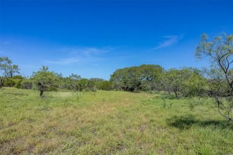 2050 W. 17th Street Brady TX 76825