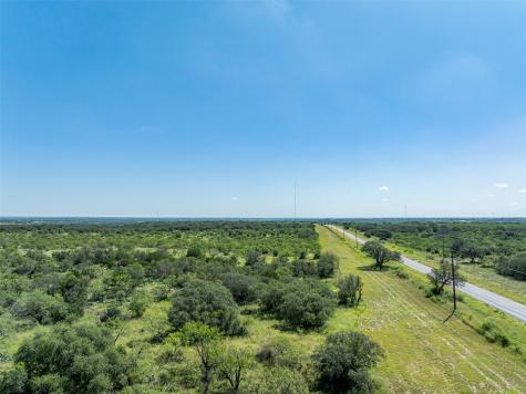 2050 W. 17th Street Brady TX 76825