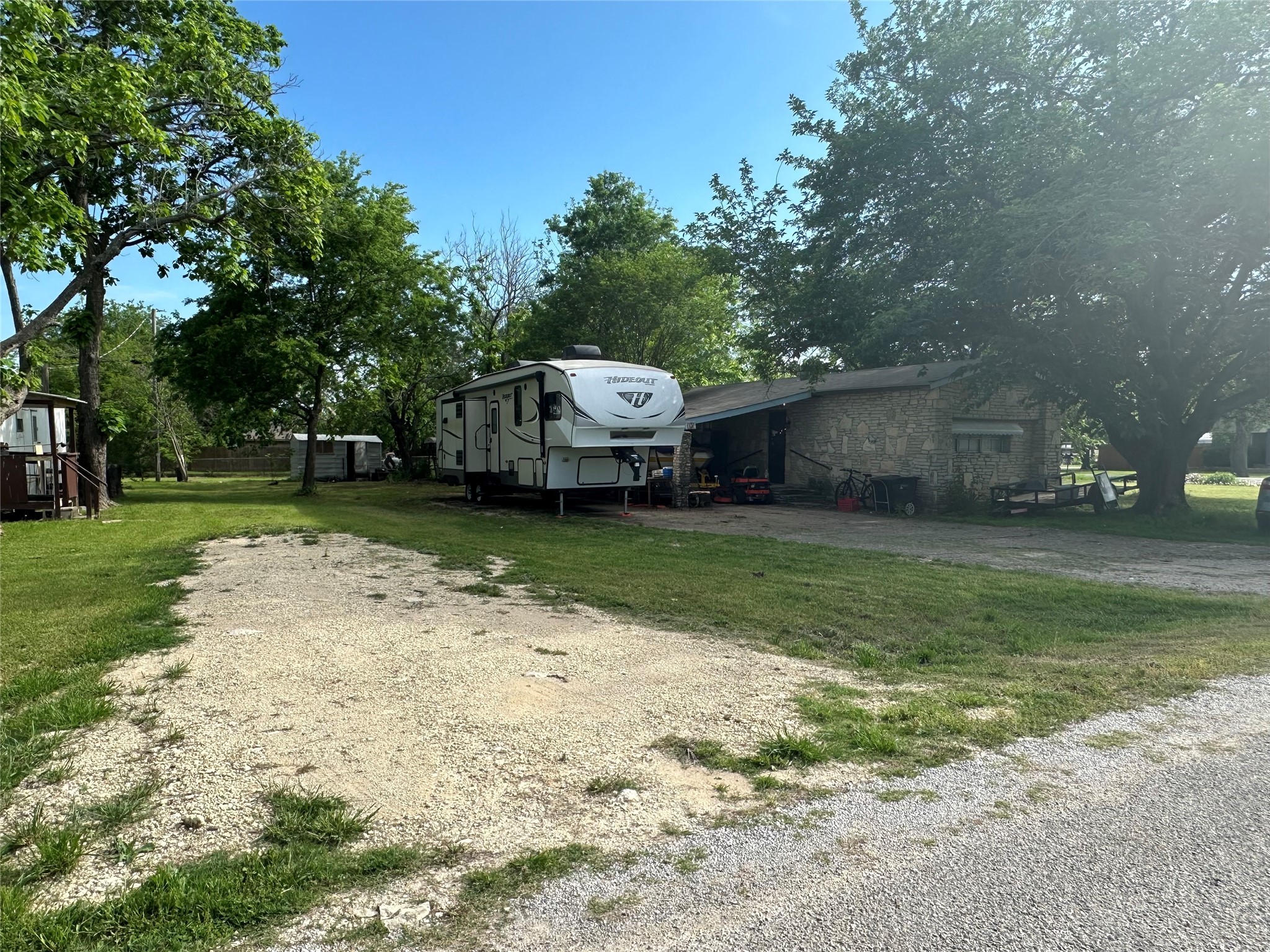 100 & 102 S Oak Lane Tolar TX 76476