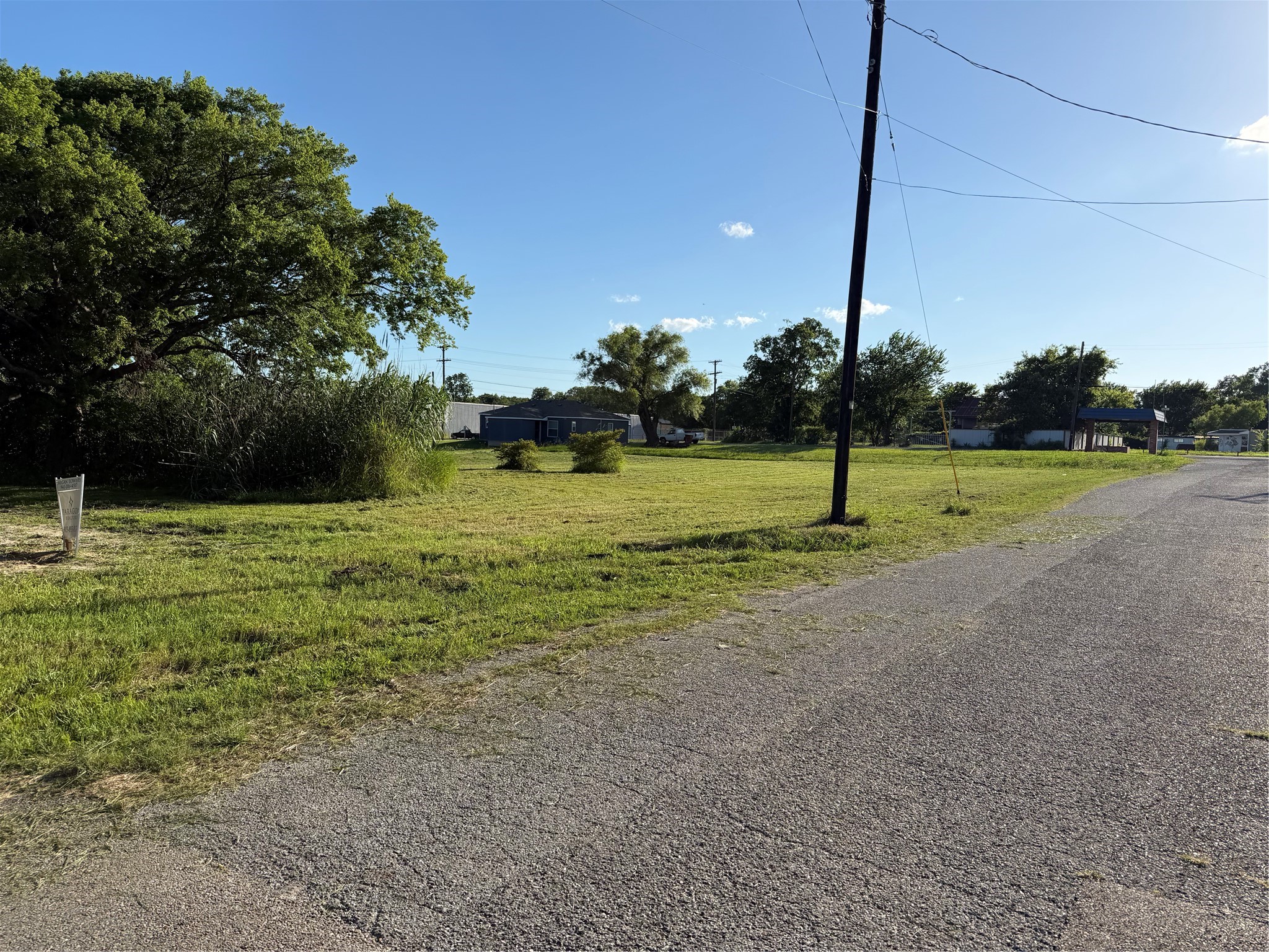 808 E Third Street Bonham TX 75418