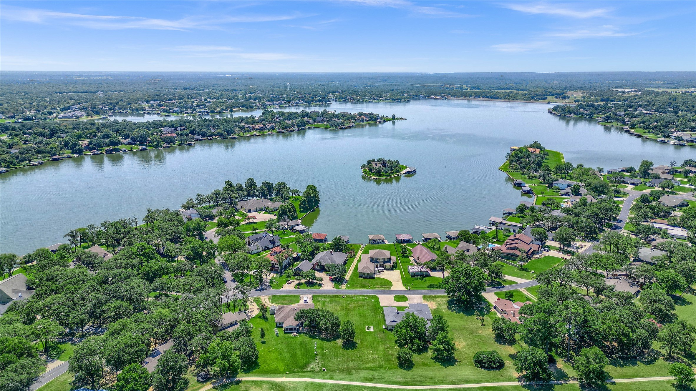 822 Kiowa Drive W Lake Kiowa TX 76240