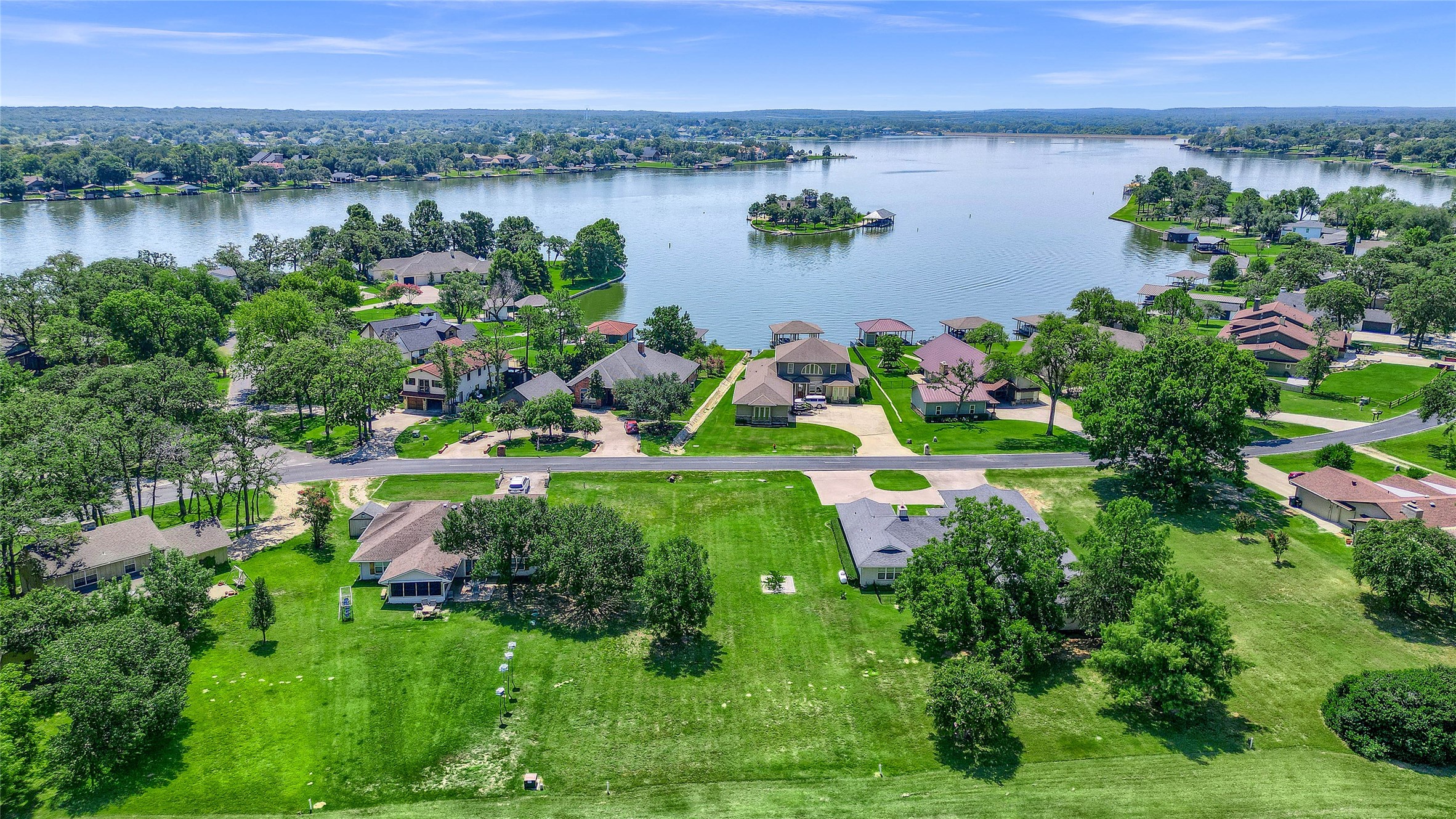 822 Kiowa Drive W Lake Kiowa TX 76240