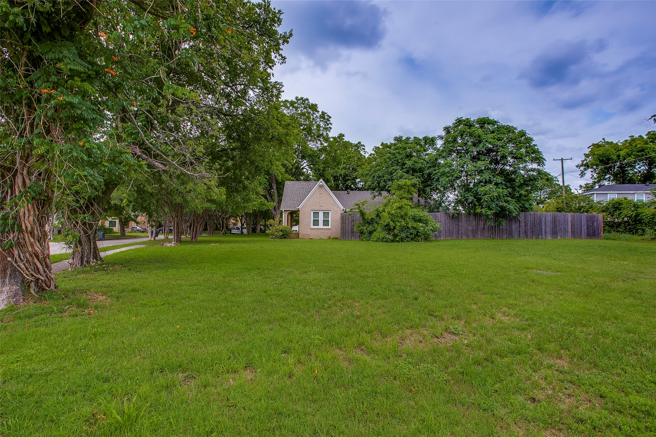 1226 Brunner Avenue Dallas TX 75224